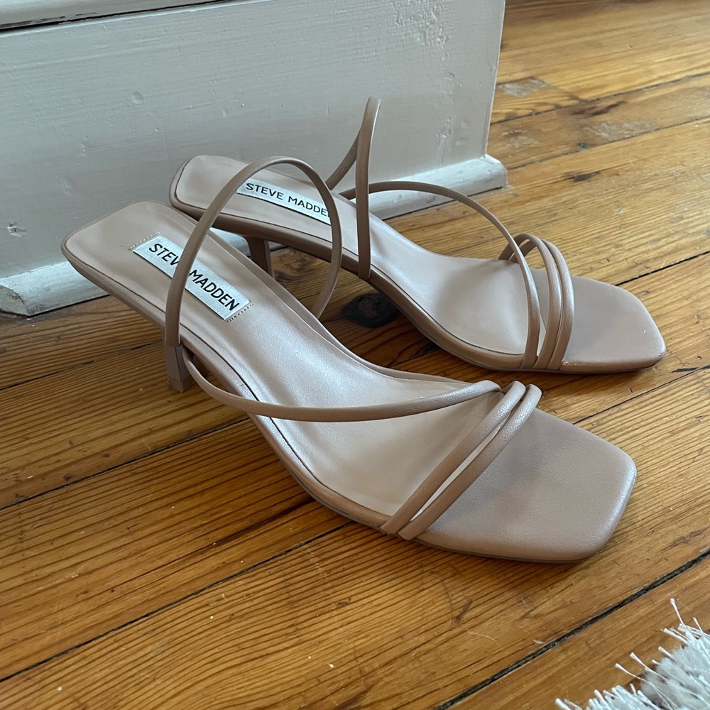 Steve Madden ‘Demi’ kitten heel pumps